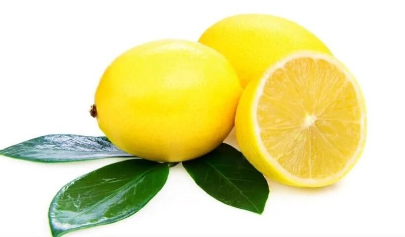 इन चीजों के साथ कभी भी मिलाकरˈ नहीं खाना चाहिए आपको नींबू, पड़ जाएंगे लेने के देेनेˌ
