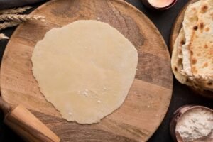 चकला-बेलन से जुड़ी ये गलतियां भूलकर भी न करें, वरना झेलनी पड़ सकती हैं कई दिक्कतें