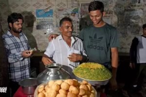 10 की उम्र में छोड़ा घर। सड़कों पर बेचे गोलगप्पे। आज है टीम इंडिया का बेहतरीन खिलाडी