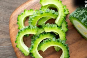Bitter Gourd: करेले के साथ गलती से भी न खाएं ये 5 चीजें, वरना पड़  जाएंगे लेने के देने!