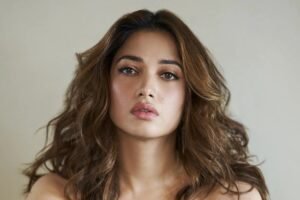 Tamannaahˈ Bhatia पिंपल्स दूर करने के लिए लगाती हैं सुबह का पहला थूक, डॉक्टर ने बताया असर