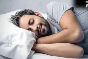Vastu Tips: सिरहाने की सही दिशा से बदल सकती है किस्मत, जानिए क्या कहता है वास्तु शास्त्र
