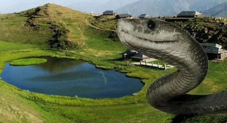 इस झील में कैद है अरबों रुपए का खजाना, इसकी सुरक्षा करता है भयंकर काला नाग