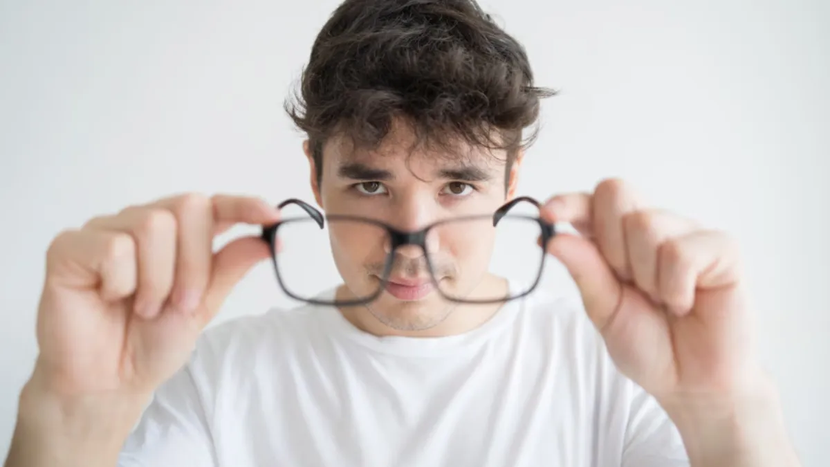 उतरजाएगा चश्मा, आंखों के लिए​ रामबाण एक्सरसाइज, तेज नजर करने के लिए अपनाएं बाबा रामदेव के उपाय