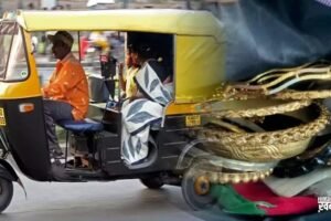 ऑटोˈ में भूल गई सोने के गहनों से भरा बैग सवारी फिर रिक्शा चालक ने जो किया वह हैरान करने वाला था
