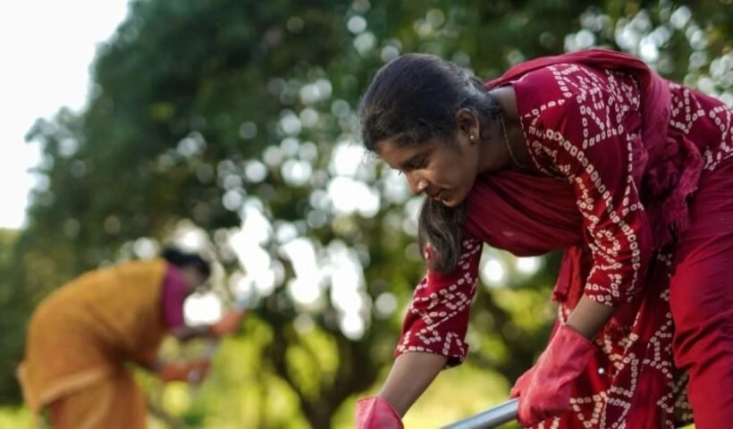 चाची के साथ खेत गई भतीजी, अचानक हो गई गायब, सुबह मिली ऐसी हालत में, फटी रह गई मां की आंखें