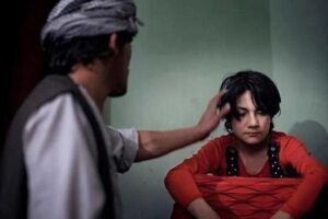 जानिए अफगानिस्तान की बच्चाबाजी प्रथा के बारे में, जो खड़े कर देगी आपके रोंग…