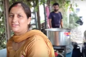 पतिकी जॉब गई तो पड़े​ खाने-पीने के लाले फिर कार में खोला ढाबा अब रोज भरती है कई लोगों का पेट