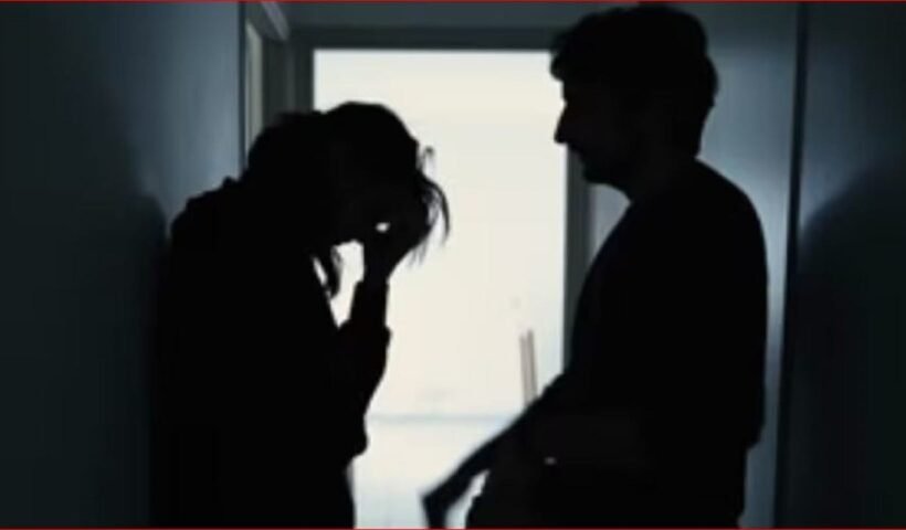 पत्नी को पीटकर किया अधमरा, फिर दांतों से काटी नाक, गाल का मांस भी काटा… लगे इतने टांके