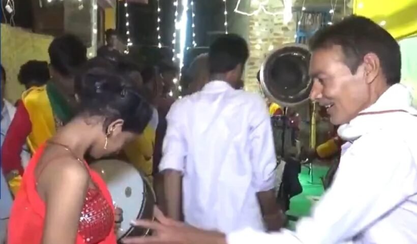 बिहार में शख्स की गंदी हरकत, लड़की के कंधों पर हाथ रखता, गले से लगाया, फिर छाती को… भड़के लोग