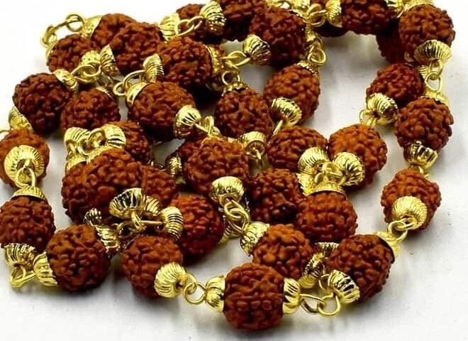 भोलेनाथˈ की कृपा चाहिए तो इन नियमों के साथ पहनें रुद्राक्ष वरना हो सकते हैं नुकसान
