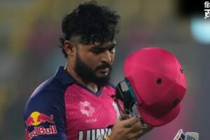 रियान पराग को मिली स्मोकिंग की सजा, आईपीएल ने लिया सख्त एक्शन