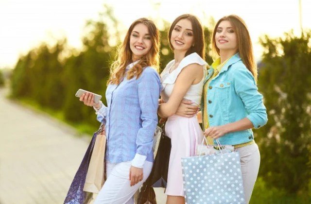 शर्मीली और खर्चीली होती हैं फरवरी में जन्मी लड़कियां, जानें इनकी खूबियां एवं अन्य रहस्य