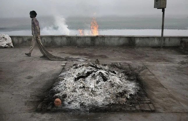 श्मशानˈ घाट के पास से गुजरते हुए इन खास बातों का जरूर रखे ध्यान अन्यथा हो सकता है अनर्थ