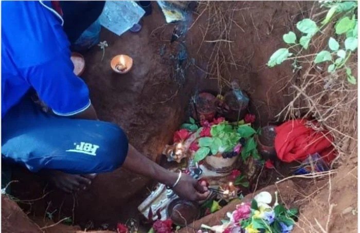 सपने में दिखे बाबा बोले ‘खुदाई कर शिवलिंग मिलेगी, शख्स ने वैसा ही किया, फिर हुआ ये चमत्कार