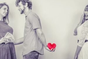 सारे मर्द रिलेशनशिप में लड़कियों को बोलते हैं ऐसे-ऐसे झूठ हो जाएं सतर्क आप भी