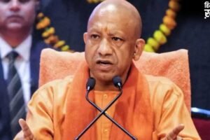 उत्तर प्रदेश में 38 IAS अफसरों का तबादला, 8 जिलाधिकारी इधर से उधर