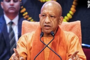 उत्तर प्रदेश में फिर चली तबादला एक्सप्रेस, 38 IAS अधिकारियों का ट्रांसफर
