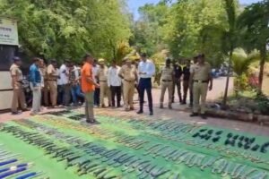 तलवार, खंजर और… घर में रखे थे 4796 धारदार हथियार, कीमत 43 लाख; देख दंग गए रह गई नांदेड़ पुलिस