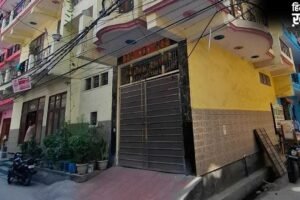 नोएडा में प्रेम कहानी का खौफनाक अंत! तीसरी मंजिल से प्रेमी जोड़े ने लगाई छलांग, एक की मौत