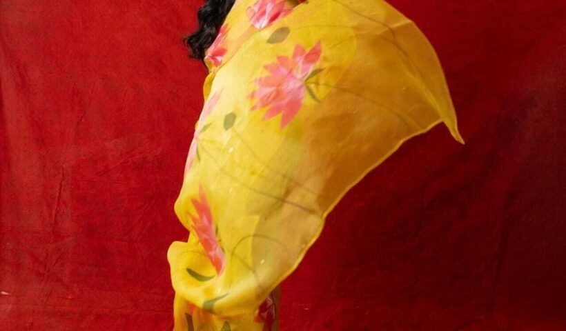 राजा शिवाजी में ‘बड़ी बेगम’ बन छाईं विद्या बालन, सूट हो या साड़ी…हर लुक है ग्रेसफुल