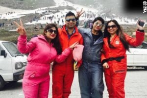 सुहावना मौसम और बर्फ ने खींचे सैलानी, मनाली में बढ़ी रौनक