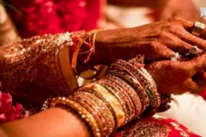 ​​70 साल के बुजुर्ग को हॉस्पिटल में हुआ 55 की महिला से प्यार, बच्चों ने करवा दी शादी​​​​​