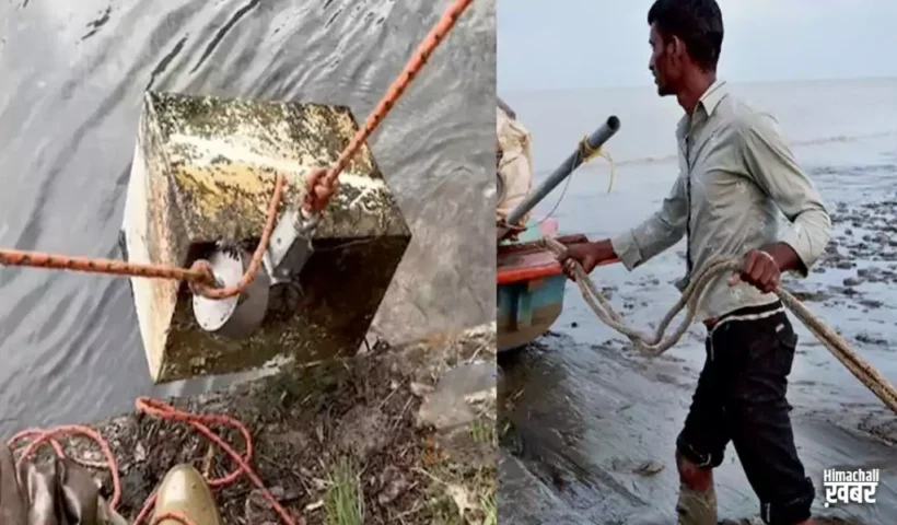 ​​नदी में डाला चुंबक तो चिपक गई तिजोरी खोलकर देखा तो चौंक गया युवक जानें फिर क्या हुआ?​​​​​