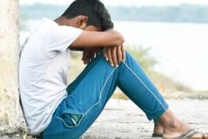 ​​मरती मां को छोड़ पिता बना रहे थे संबंध बेटे ने देखा तो लेनी चाही बाप की जान लेकिन फिर..​​​​​