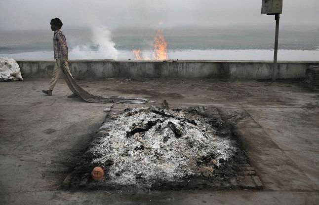 ​​श्मशान घाट के पास से गुजरते हुए इन खास बातों का जरूर रखे ध्यान अन्यथा हो सकता है अनर्थ​​​​​