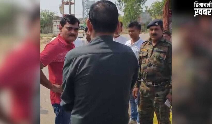 ‘बंदर जैसा दिमाग…’, उन्नाव में मंडी निदेशक ने सचिव को लगाई फटकार, जानें क्या है पूरा मामला